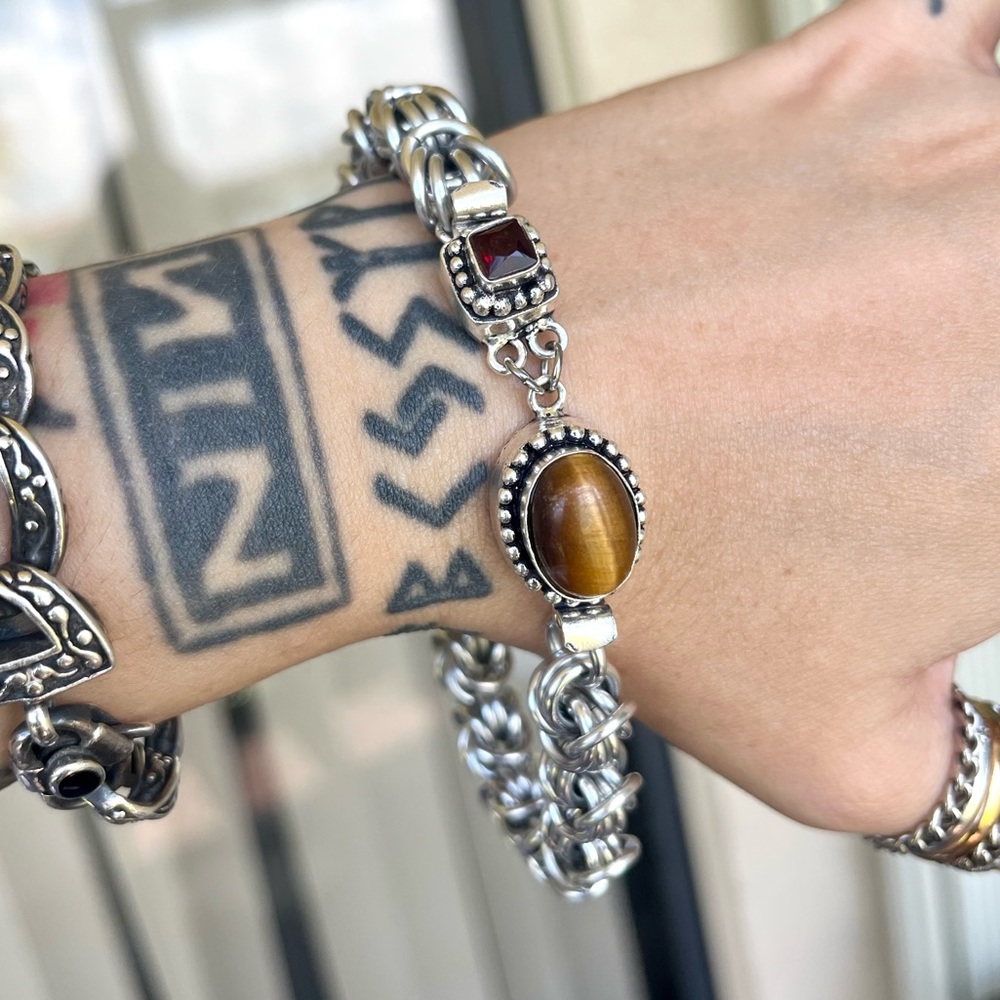Handmade bizantine link chain bracelet with red garnet & tiger eye men bracelet - Picture 10 of 16